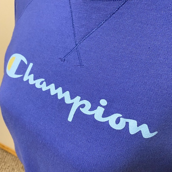 Champion Crewneck Sweatshirt - Picture 4 of 5